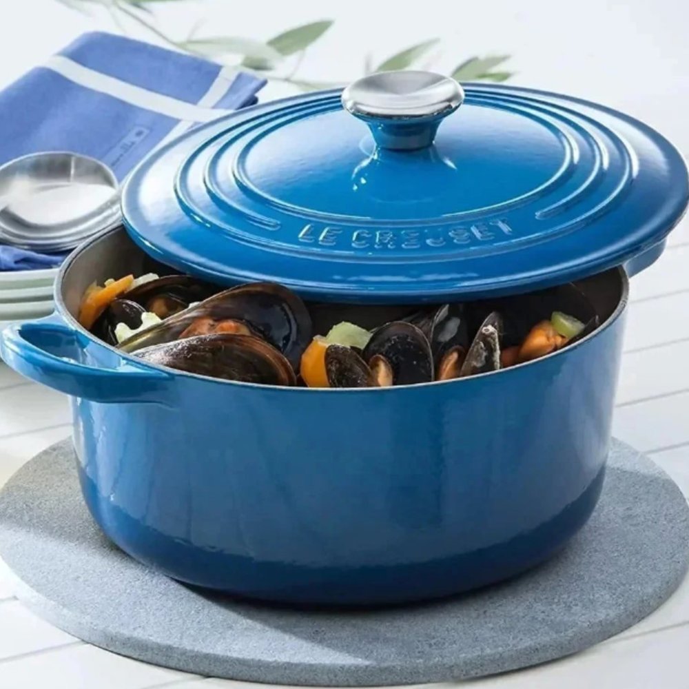 $260 NEW LE CREUSET 18 DUTCH OVEN MARSEILLE BLUE 2 QUART 2QT POT CAST IR…
